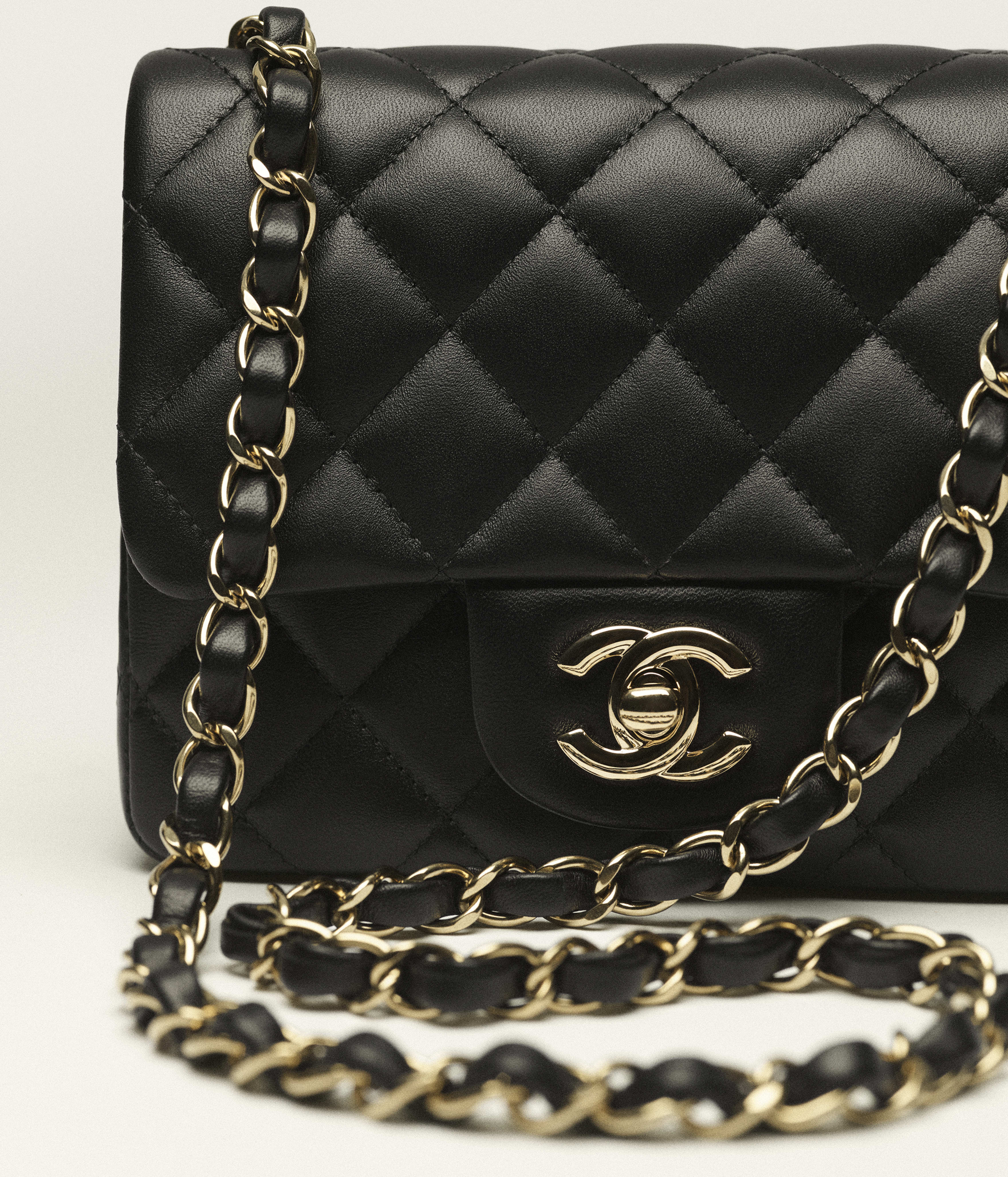 Mini sac classique - Noir - Agneau & métal doré - vue artistique